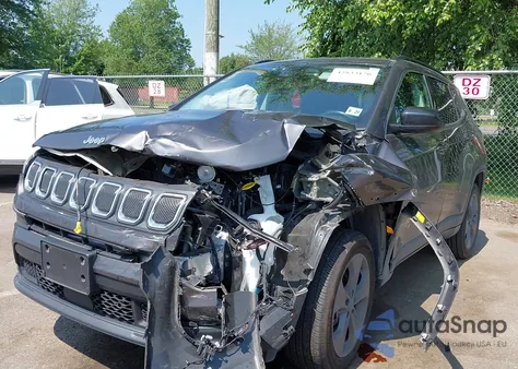 2022 Jeep Compass Latitude Lux 4X4 из США, поврежденный, VIN 3C4NJDFBXNT178818